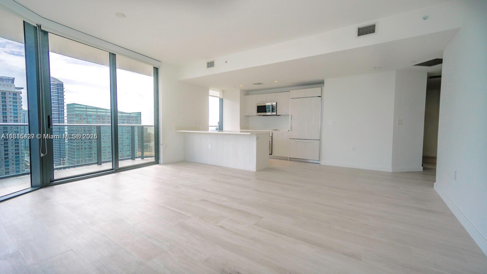 45 SW 9th St #3303, Miami FL 33130