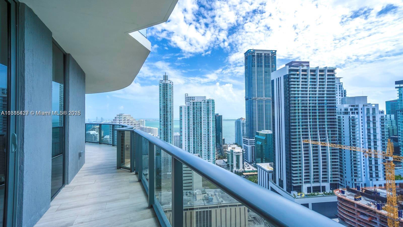 45 SW 9th St #3303, Miami FL 33130