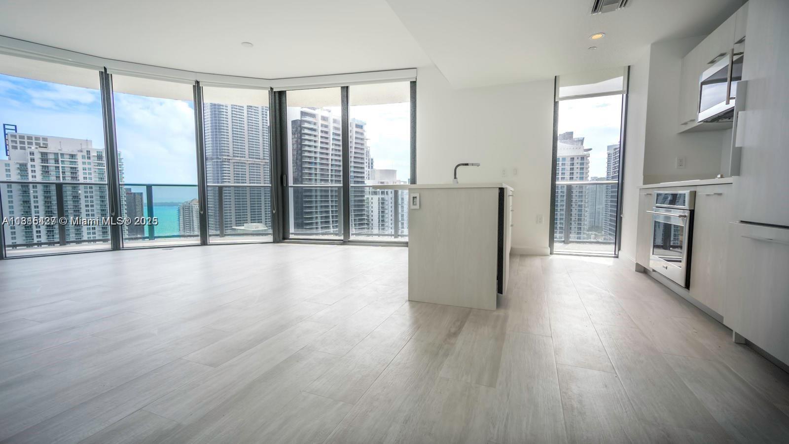 45 SW 9th St #3303, Miami FL 33130