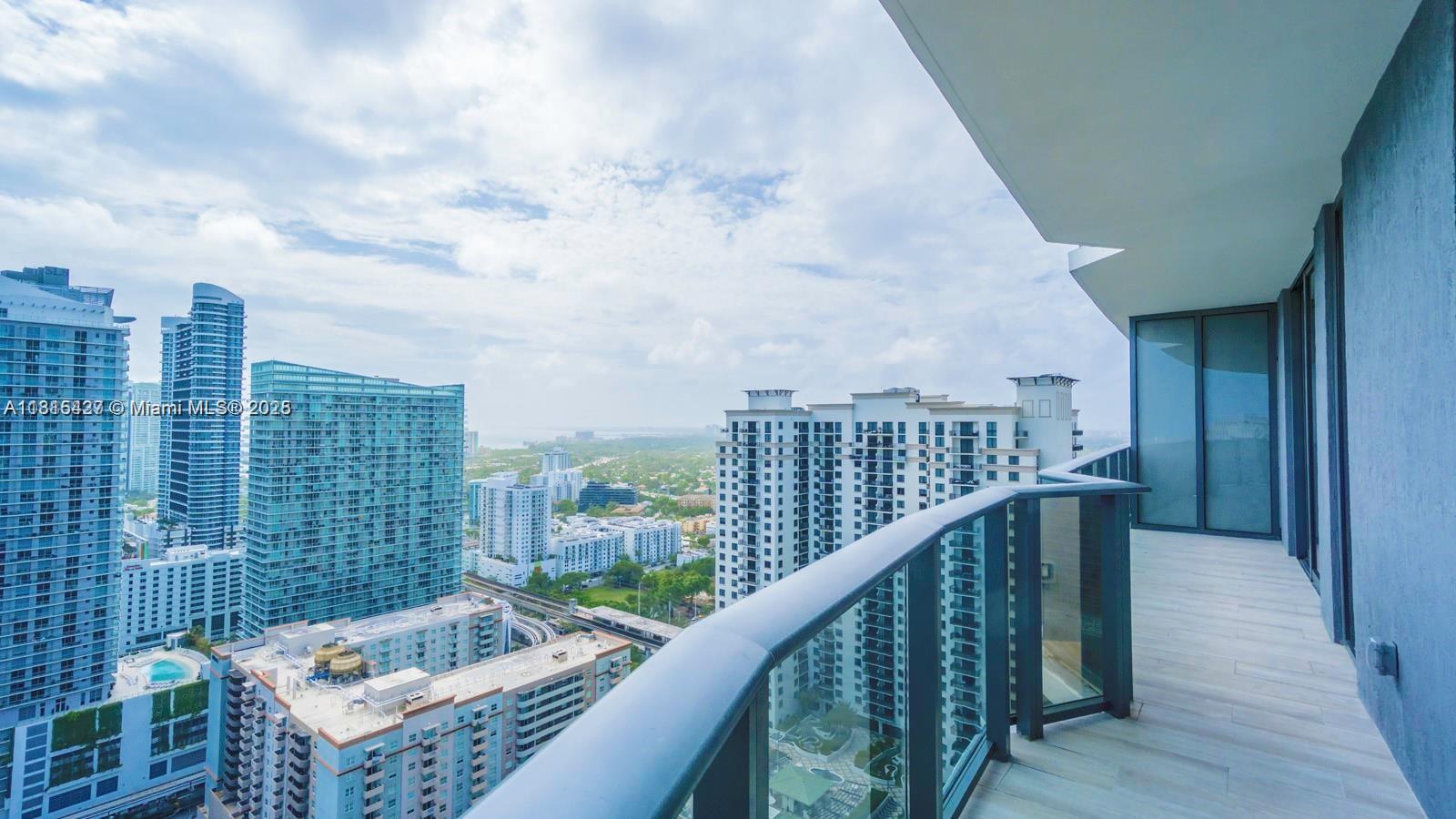 45 SW 9th St #3303, Miami FL 33130