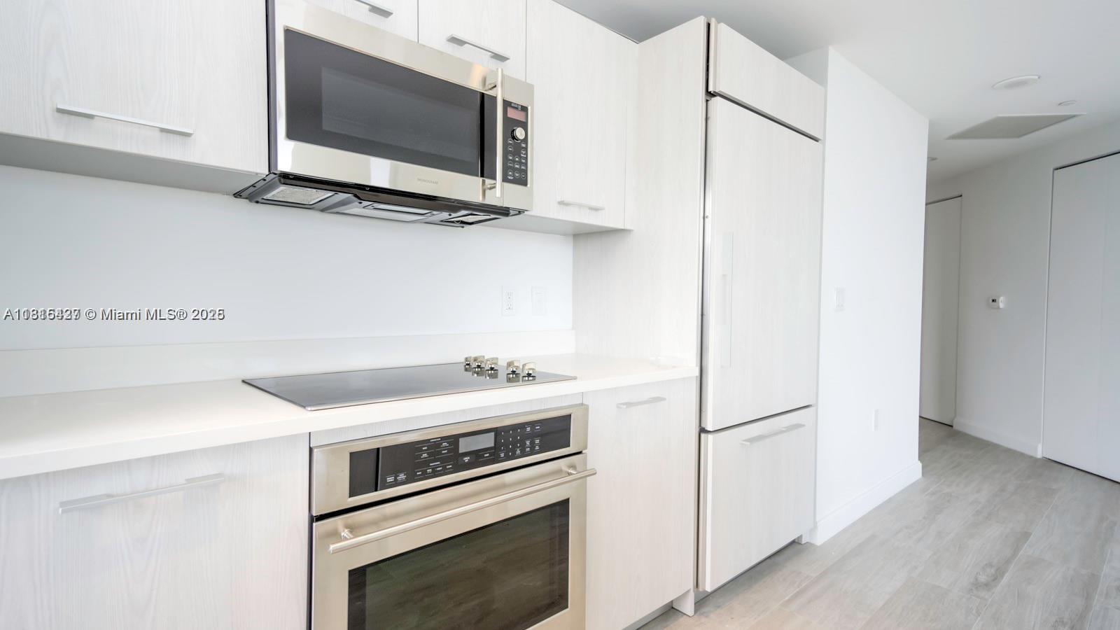 45 SW 9th St #3303, Miami FL 33130