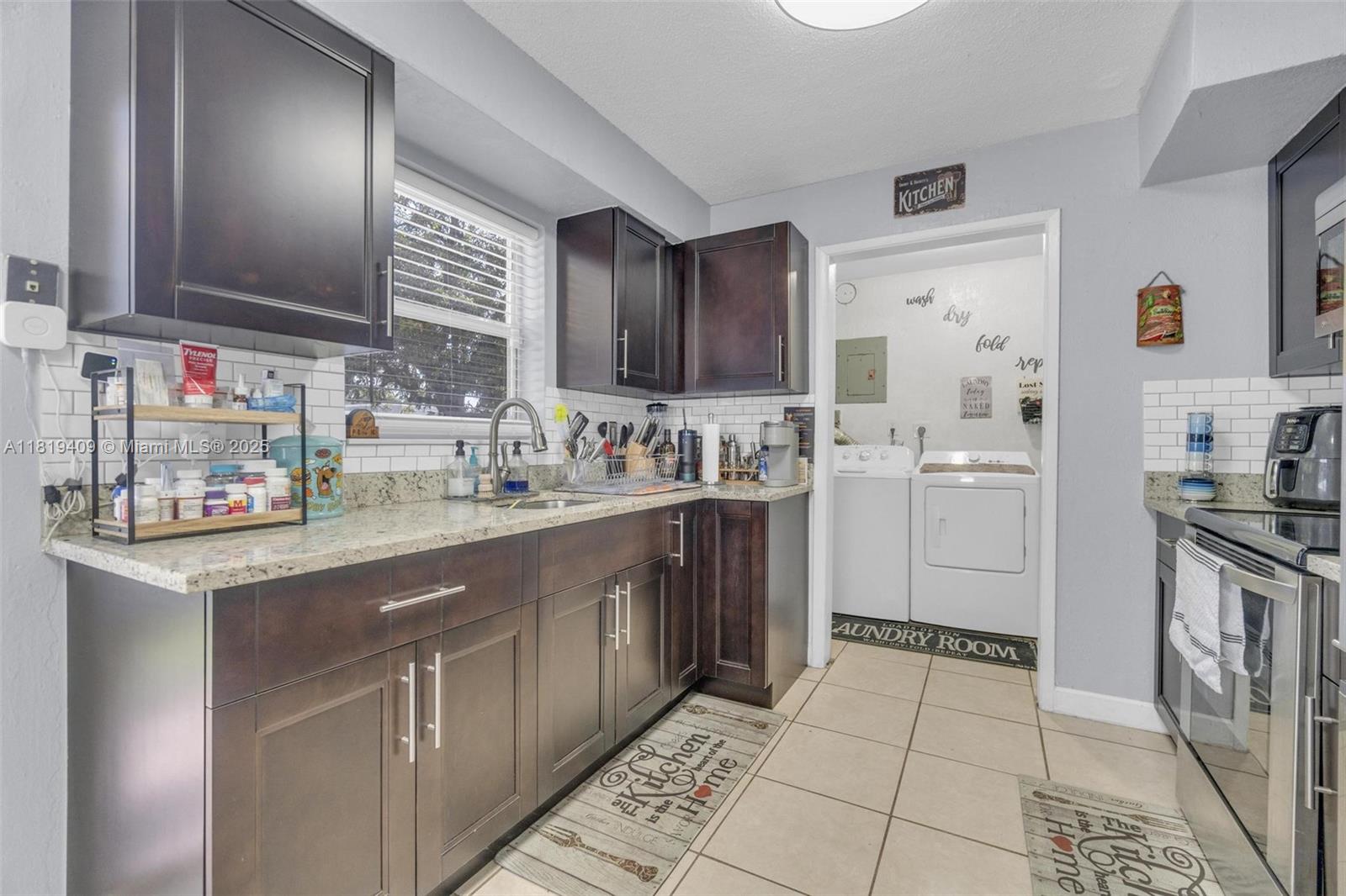 2771 NW 25th St, Fort Lauderdale, Florida image 10