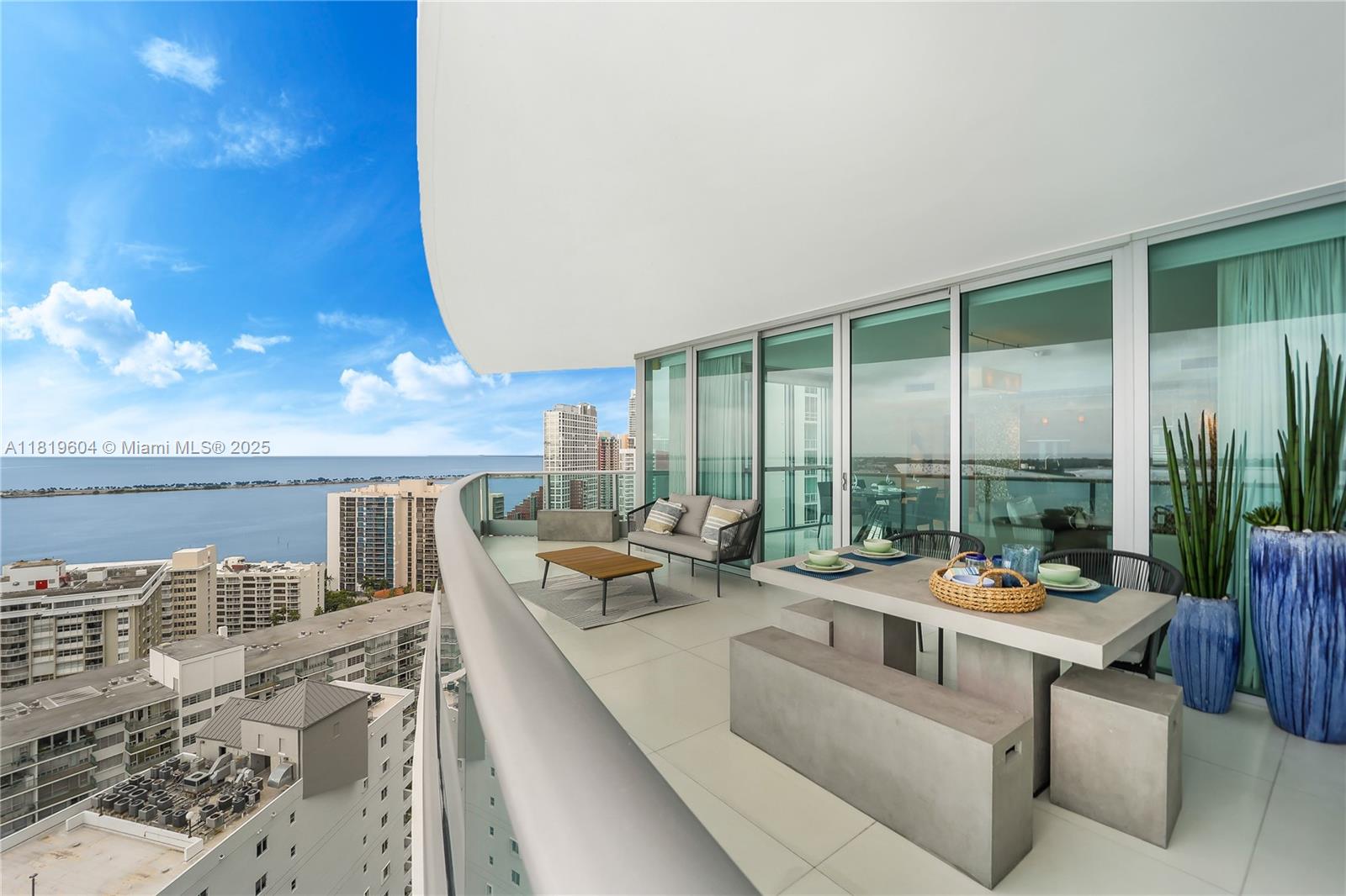 1331 Brickell Bay Dr #2511, Miami FL 33131