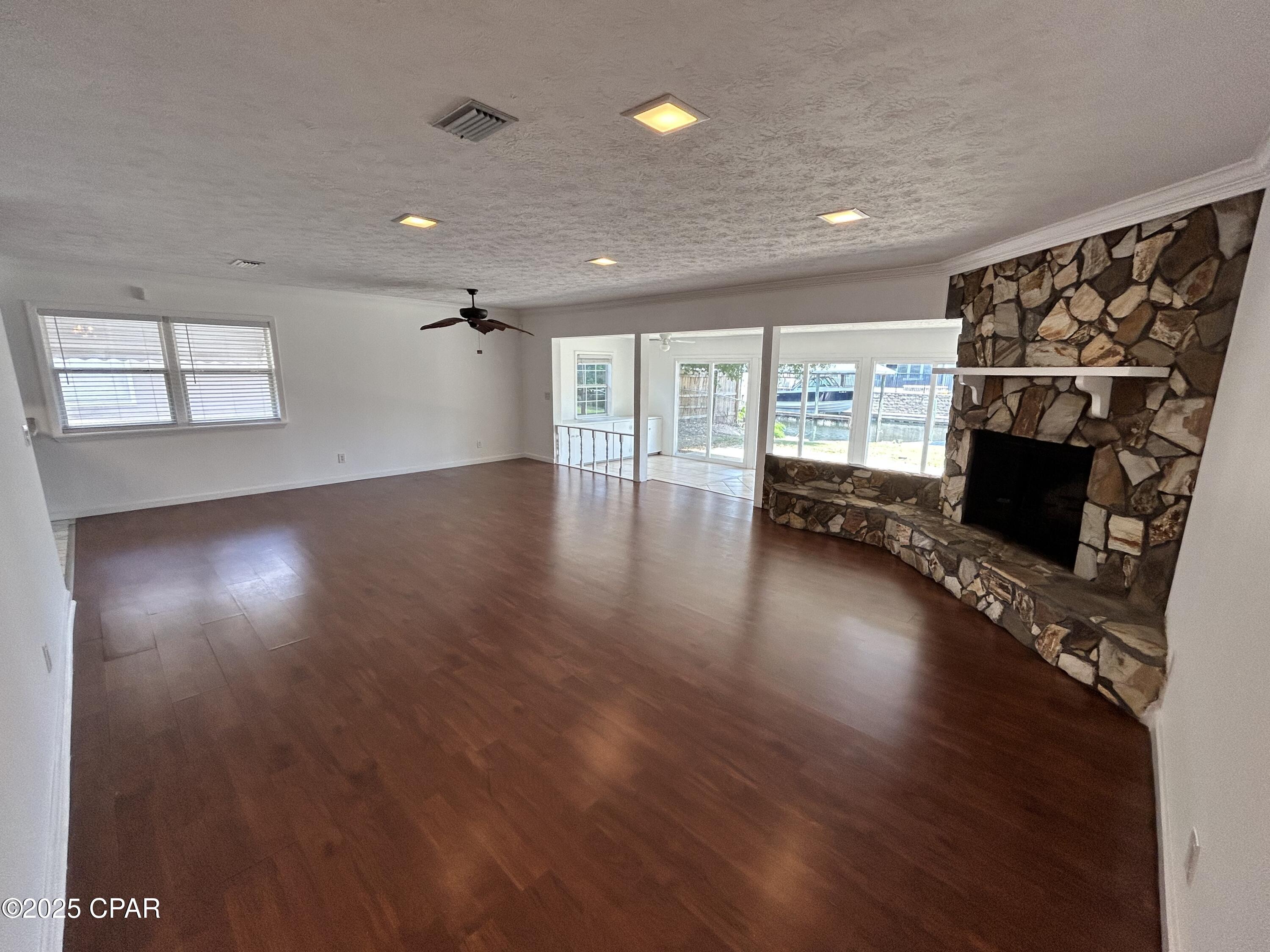 Image 2 For 205 Sunset Lane