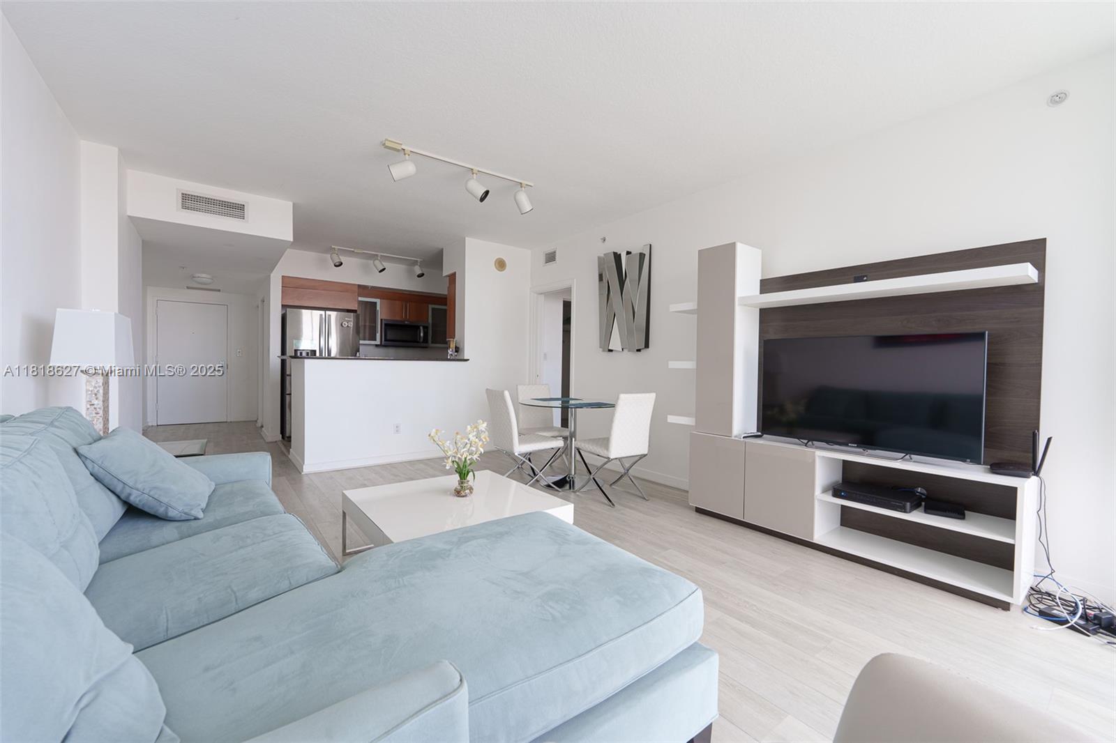 335 S Biscayne Blvd #3303, Miami FL 33131