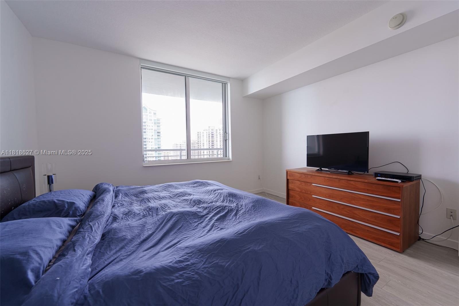 335 S Biscayne Blvd #3303, Miami FL 33131