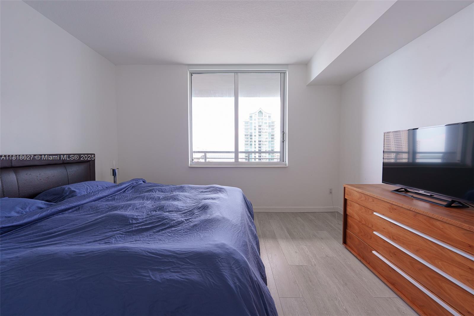 335 S Biscayne Blvd #3303, Miami FL 33131