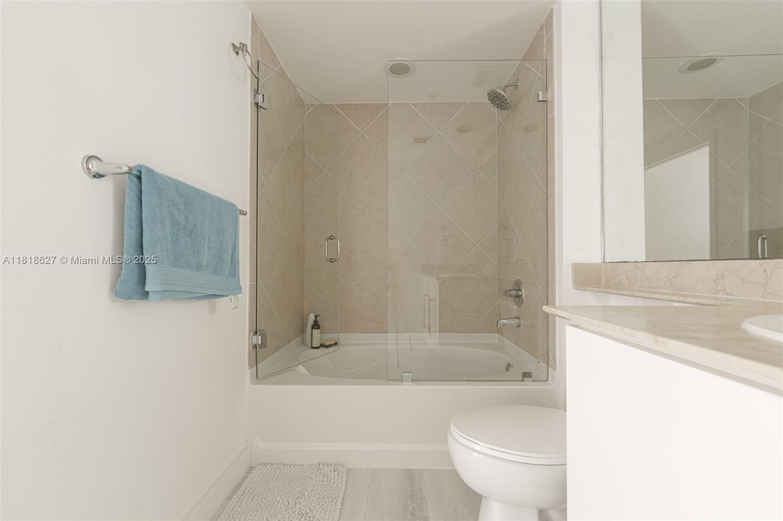 335 S Biscayne Blvd #3303, Miami FL 33131