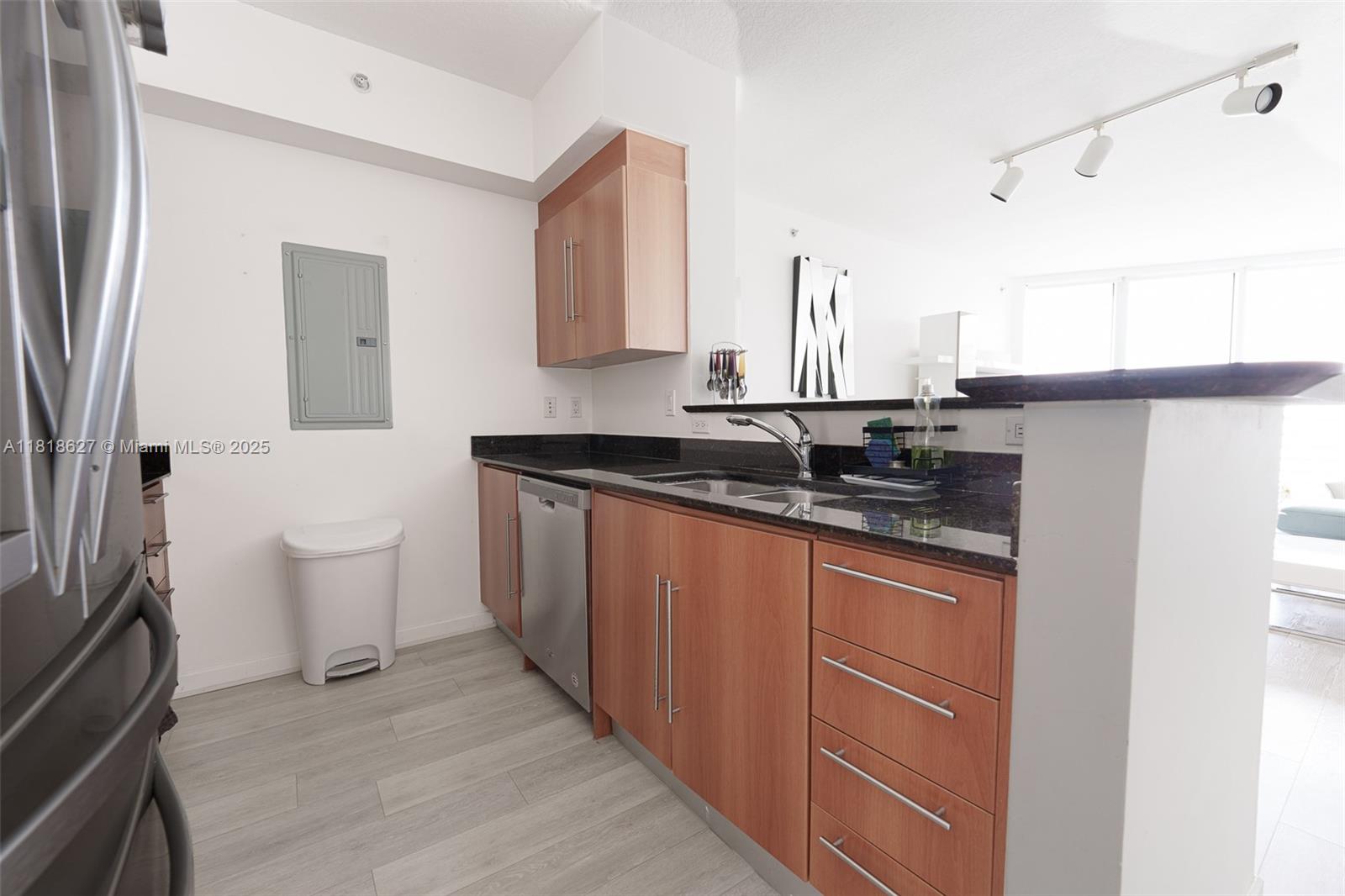 335 S Biscayne Blvd #3303, Miami FL 33131