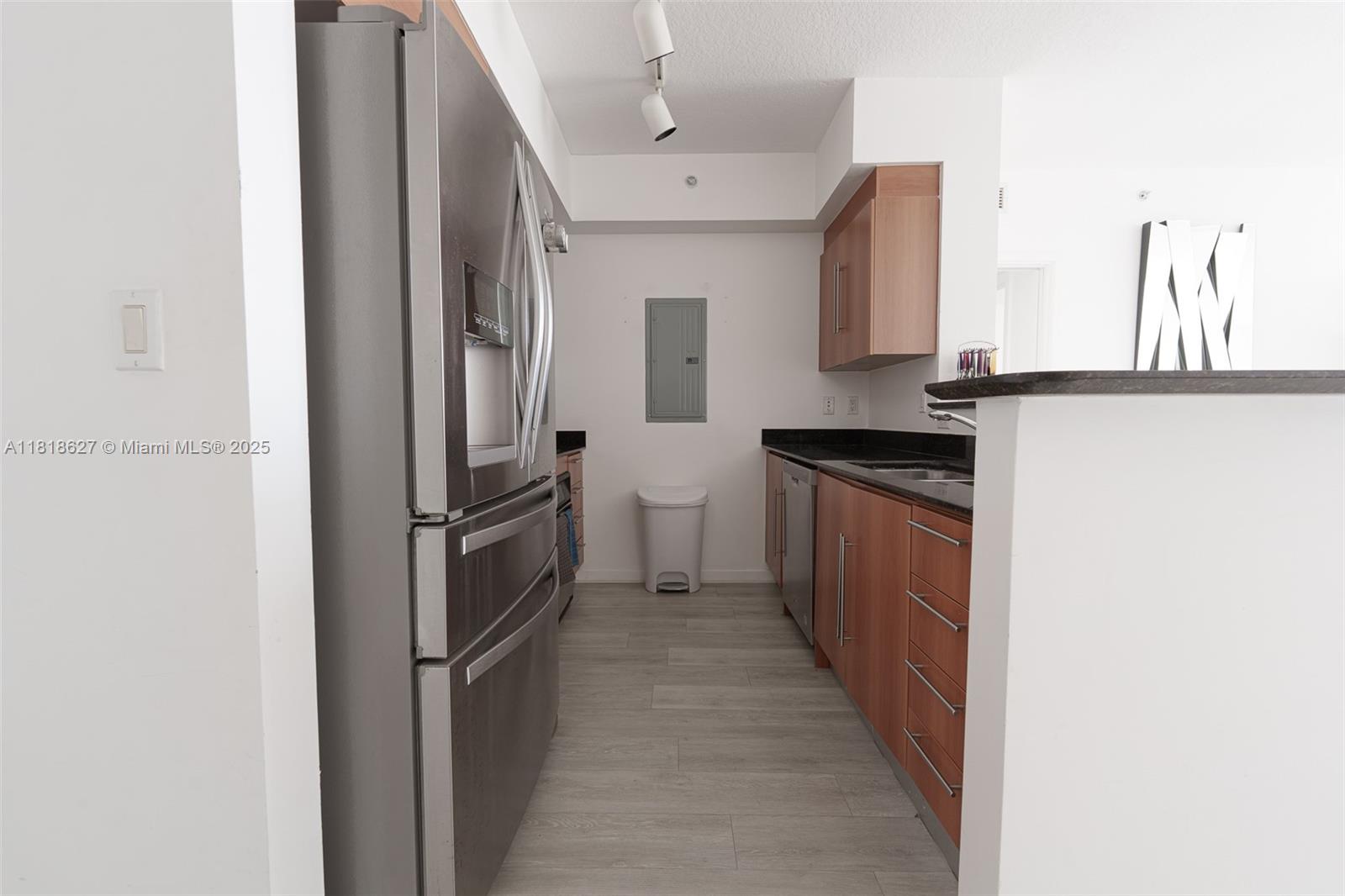 335 S Biscayne Blvd #3303, Miami FL 33131