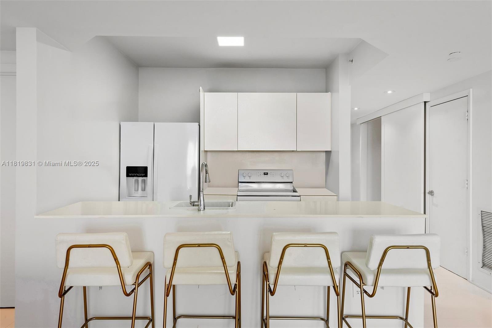 4779 Collins Ave #3108, Miami Beach FL 33140