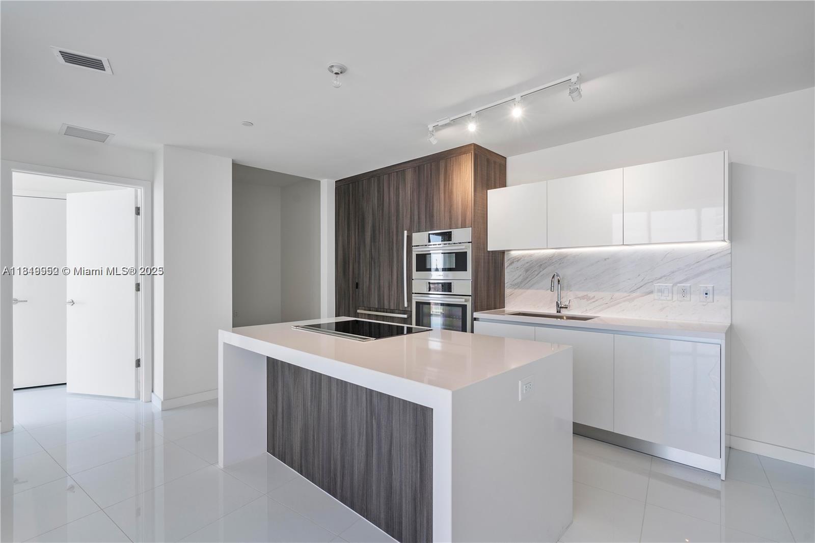 851 NE 1st Ave #909, Miami FL 33132