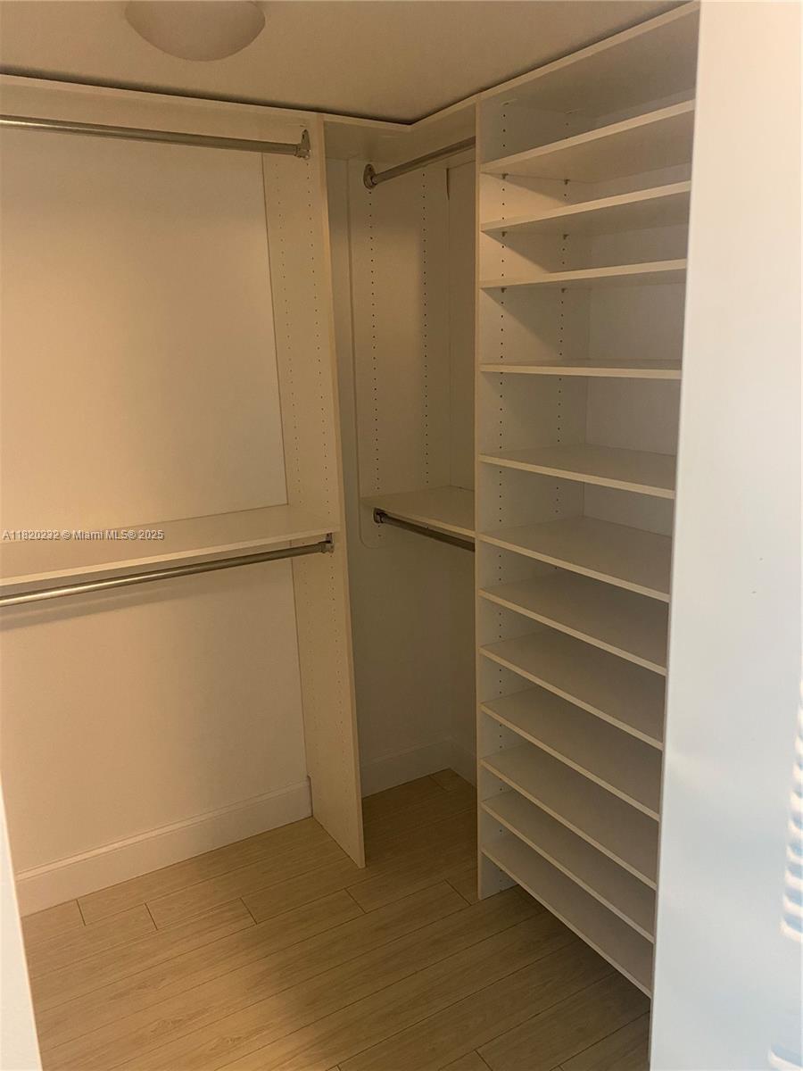 2101 Brickell Ave #2209, Miami FL 33129