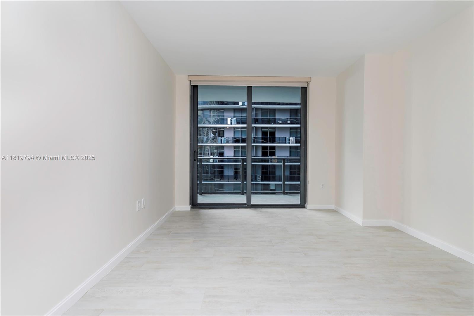 45 SW 9th St #1606, Miami FL 33130