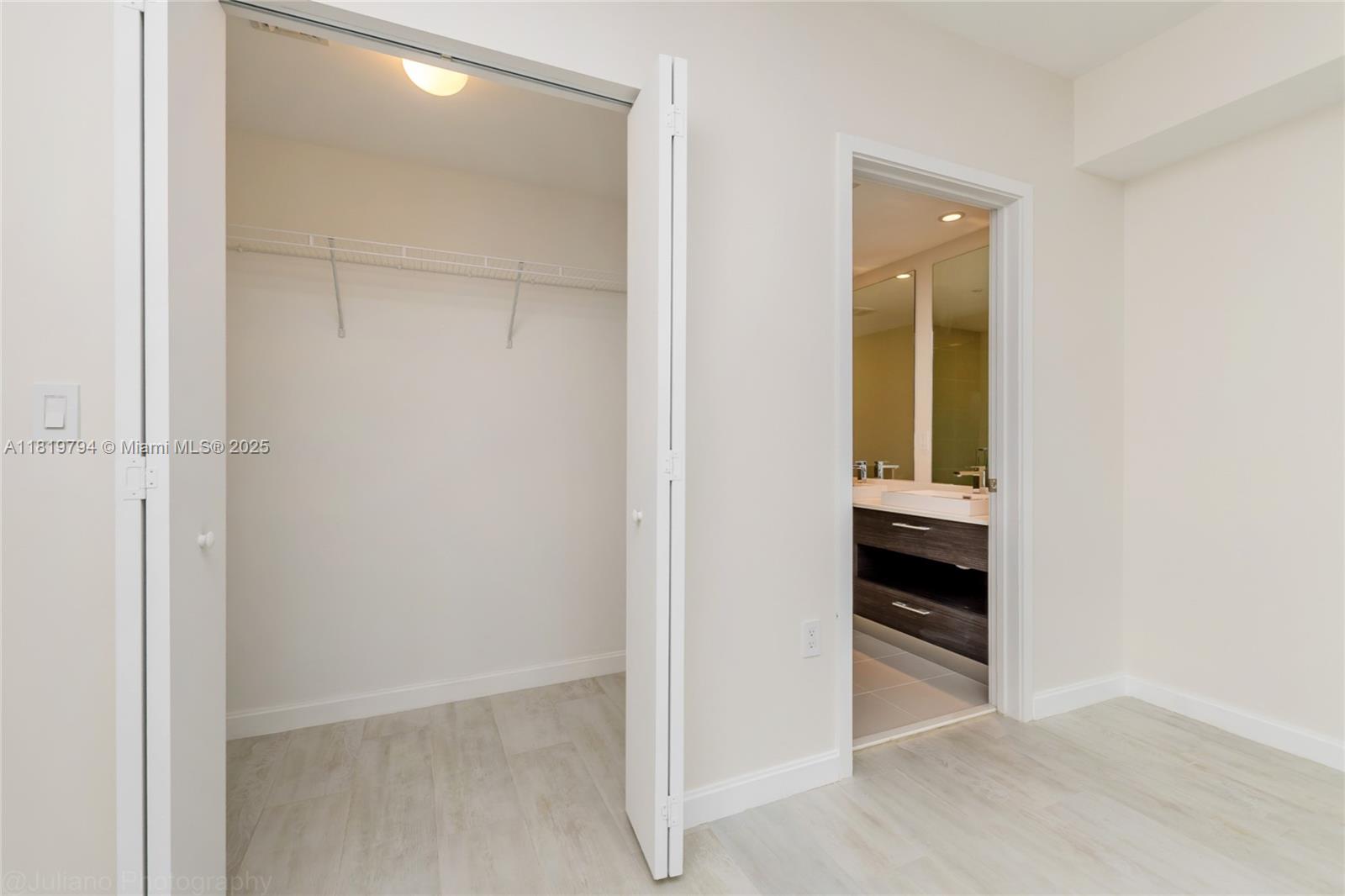 45 SW 9th St #1606, Miami FL 33130