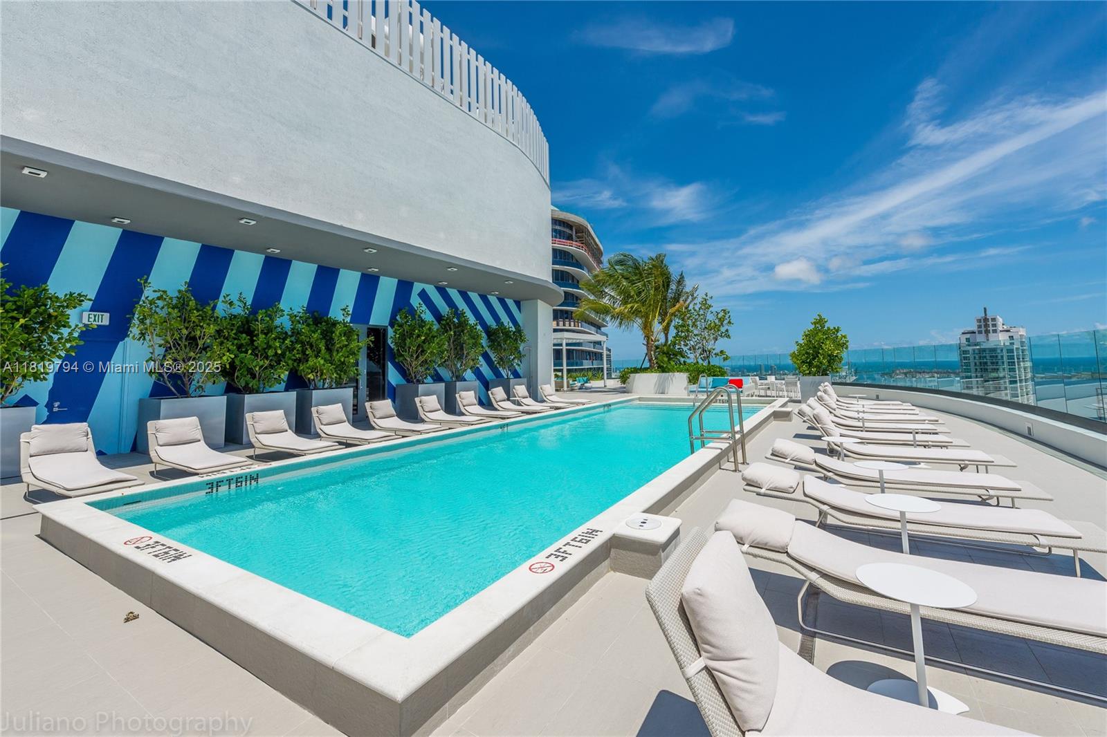 45 SW 9th St #1606, Miami FL 33130