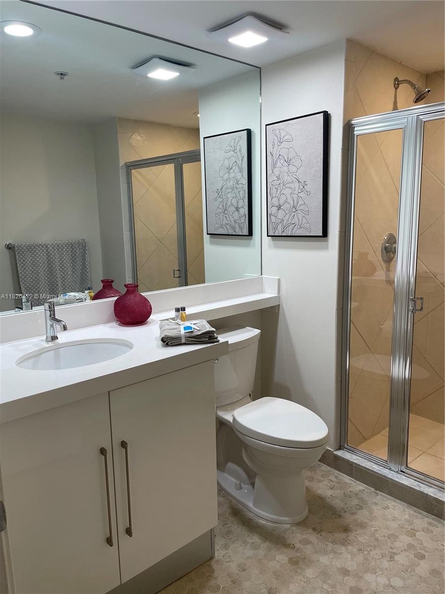 325 S Biscayne Blvd #2615, Miami FL 33131