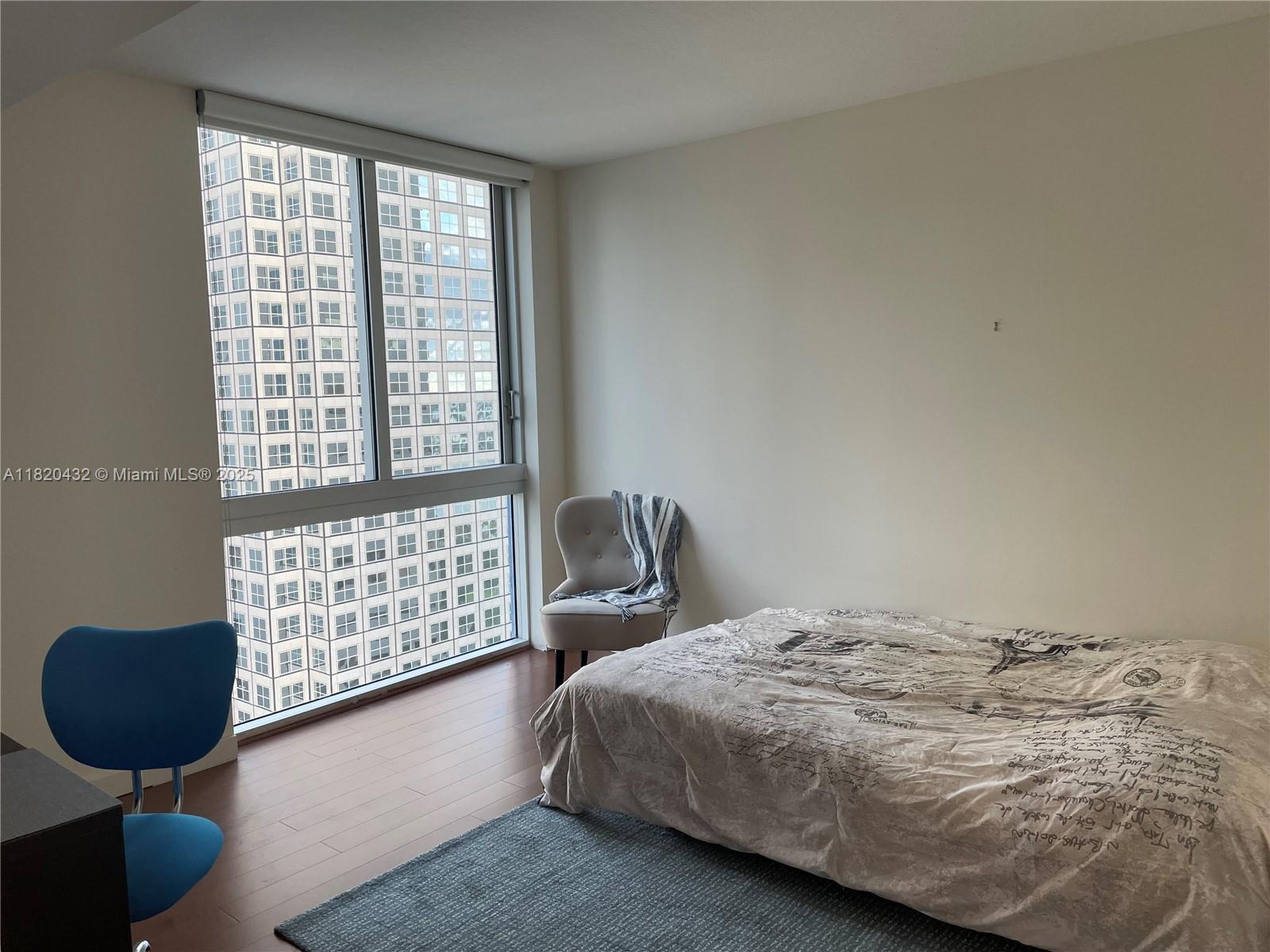 325 S Biscayne Blvd #2615, Miami FL 33131