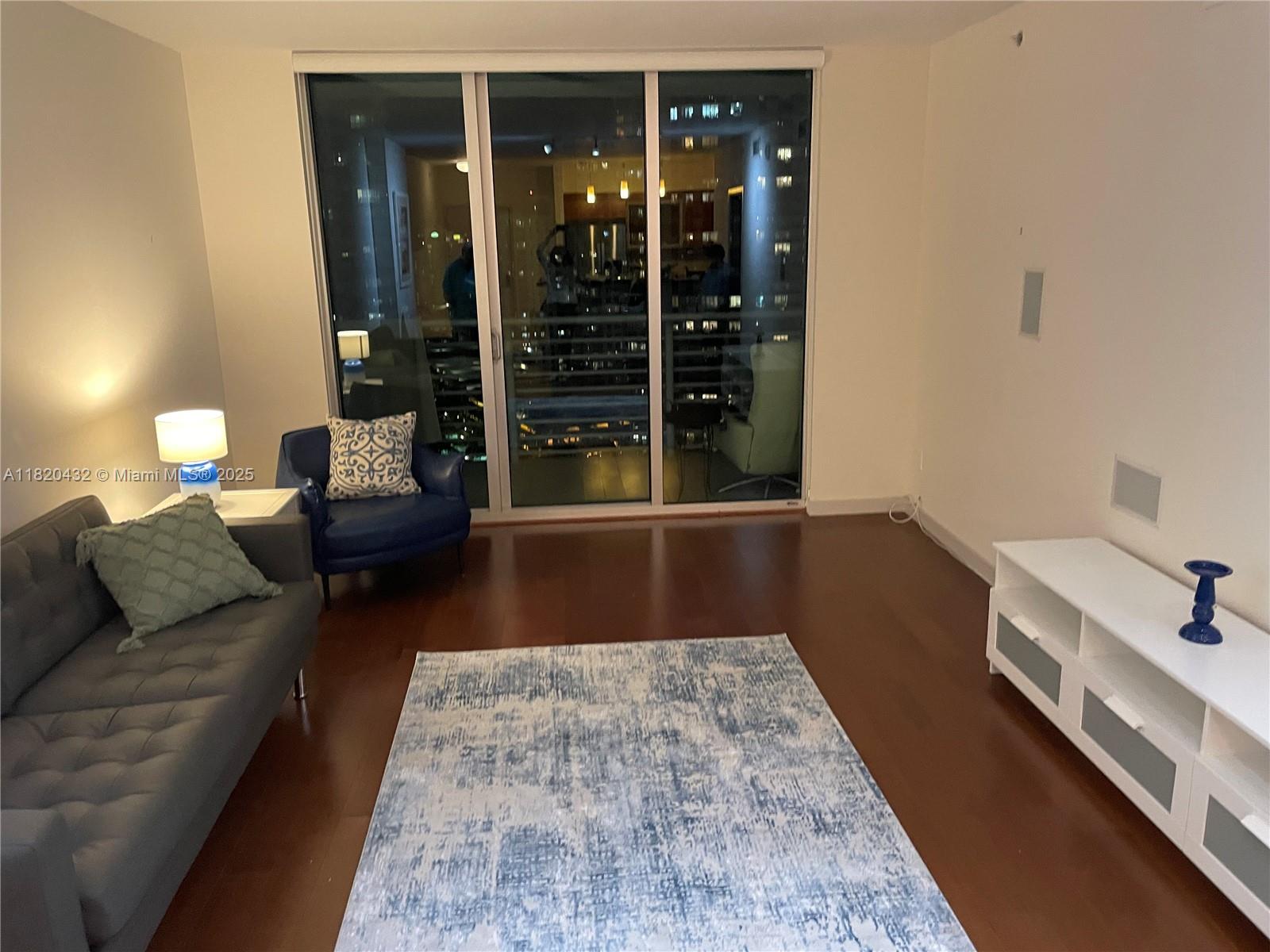 325 S Biscayne Blvd #2615, Miami FL 33131