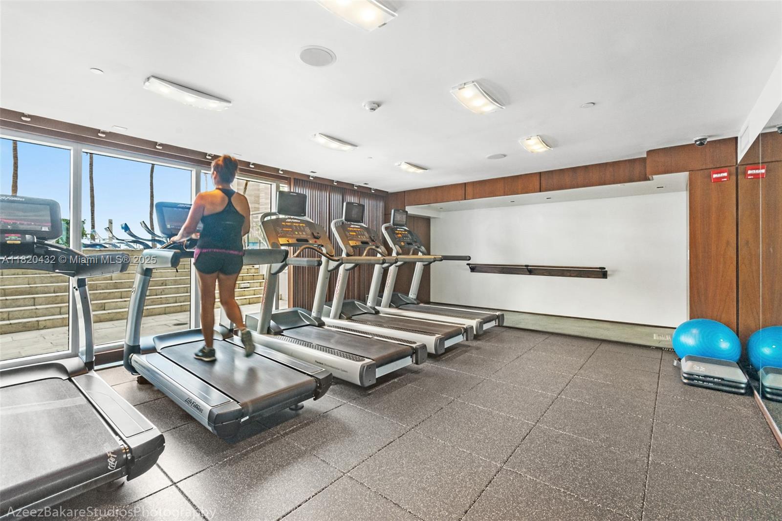 325 S Biscayne Blvd #2615, Miami FL 33131