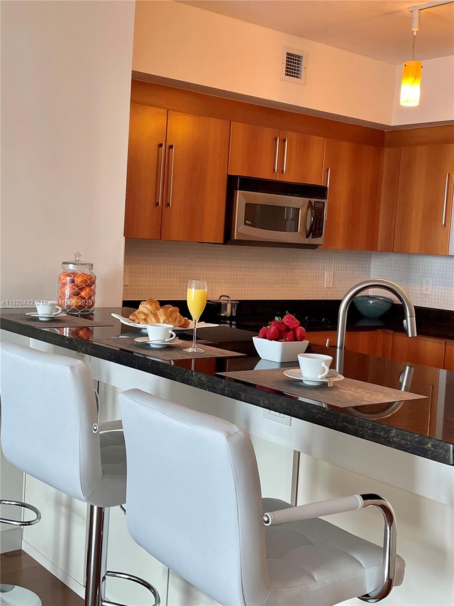 325 S Biscayne Blvd #2615, Miami FL 33131