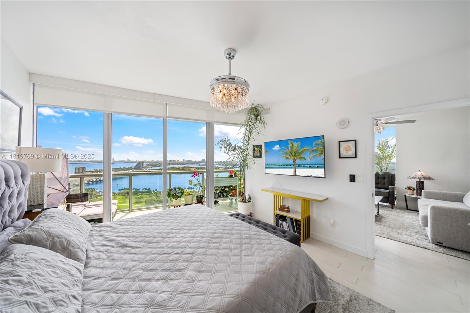 888 Biscayne Blvd #2909, Miami FL 33132
