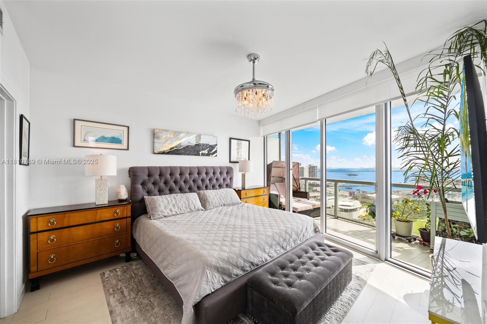 888 Biscayne Blvd #2909, Miami FL 33132