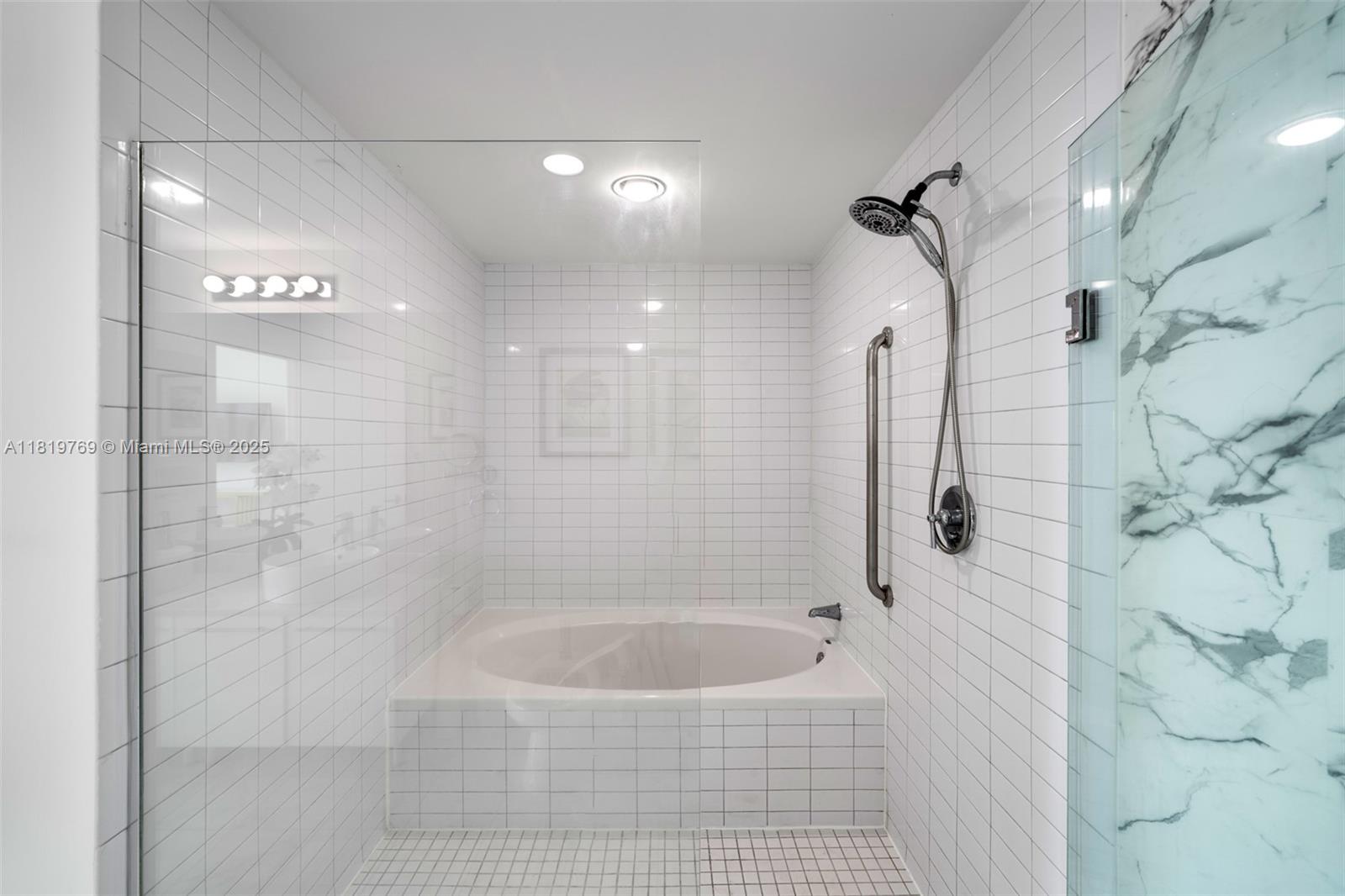 888 Biscayne Blvd #2909, Miami FL 33132