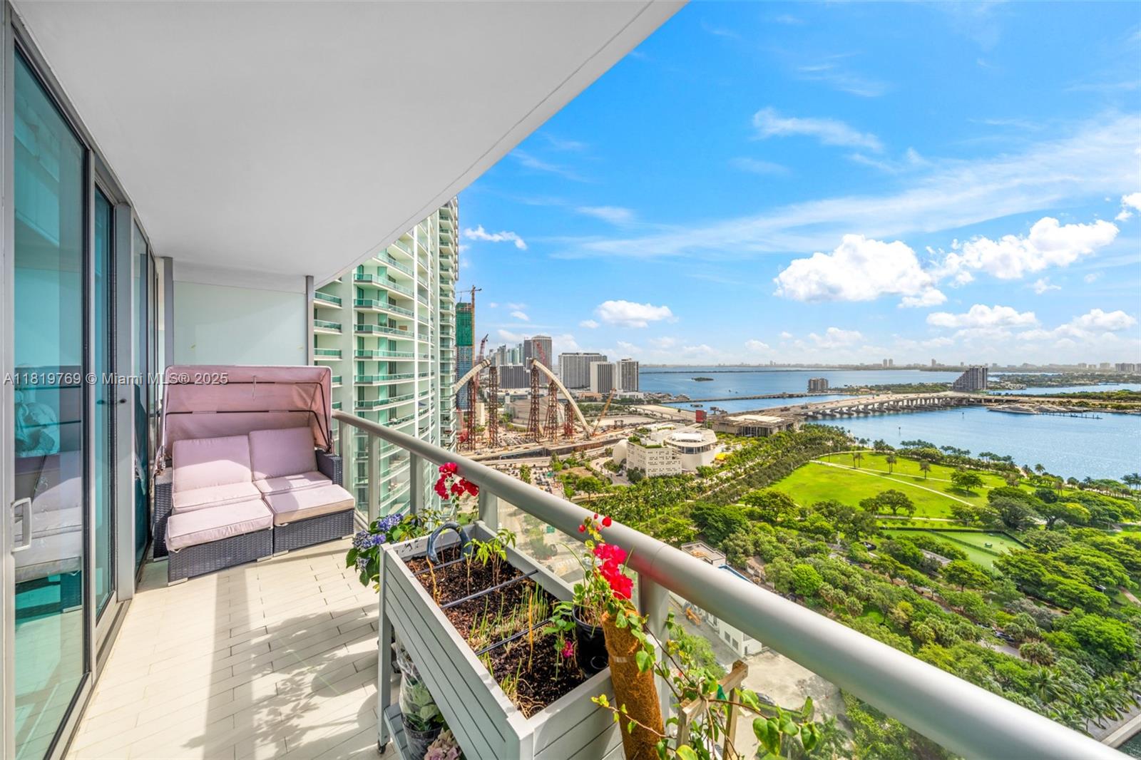 888 Biscayne Blvd #2909, Miami FL 33132