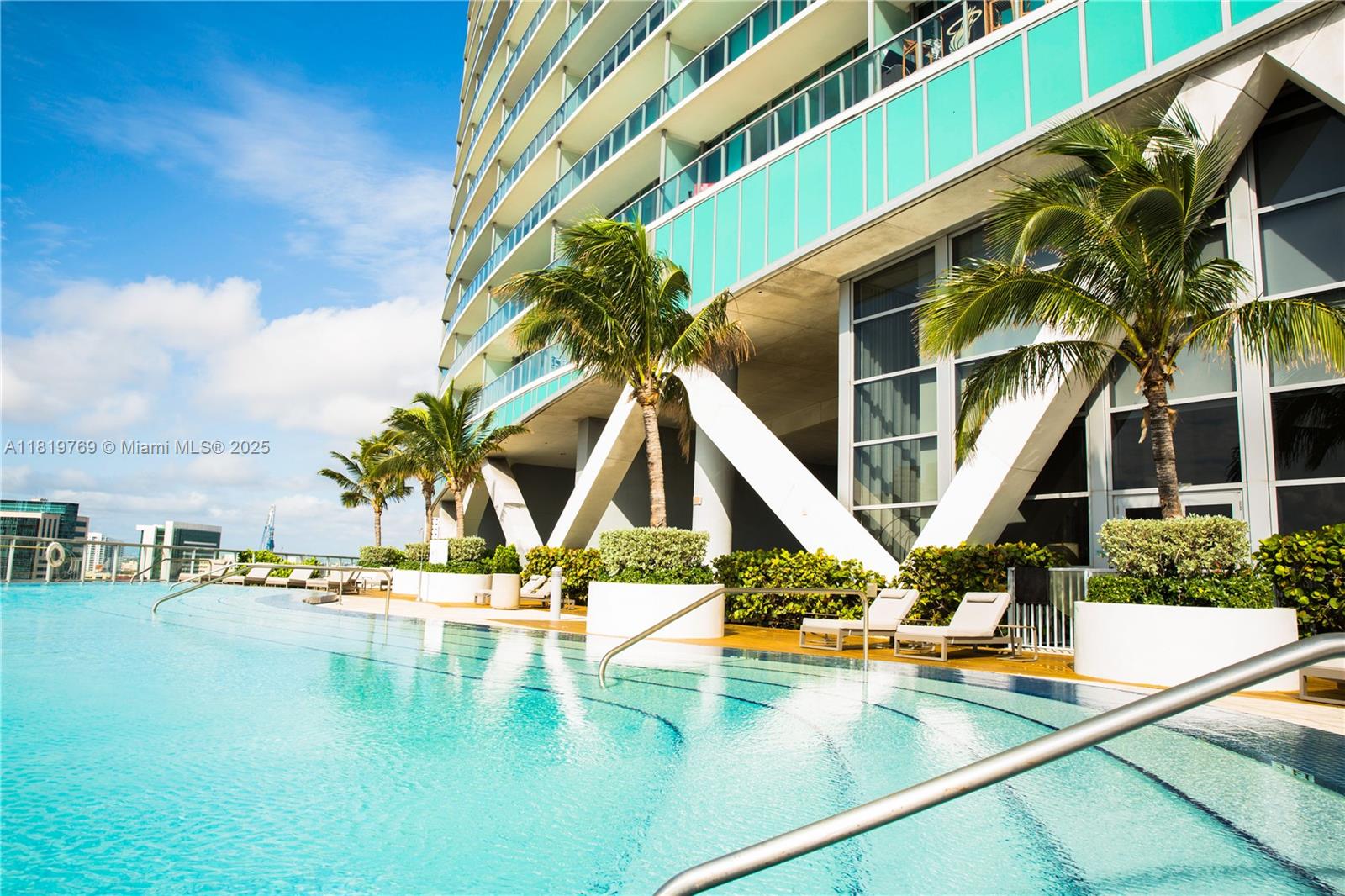 888 Biscayne Blvd #2909, Miami FL 33132