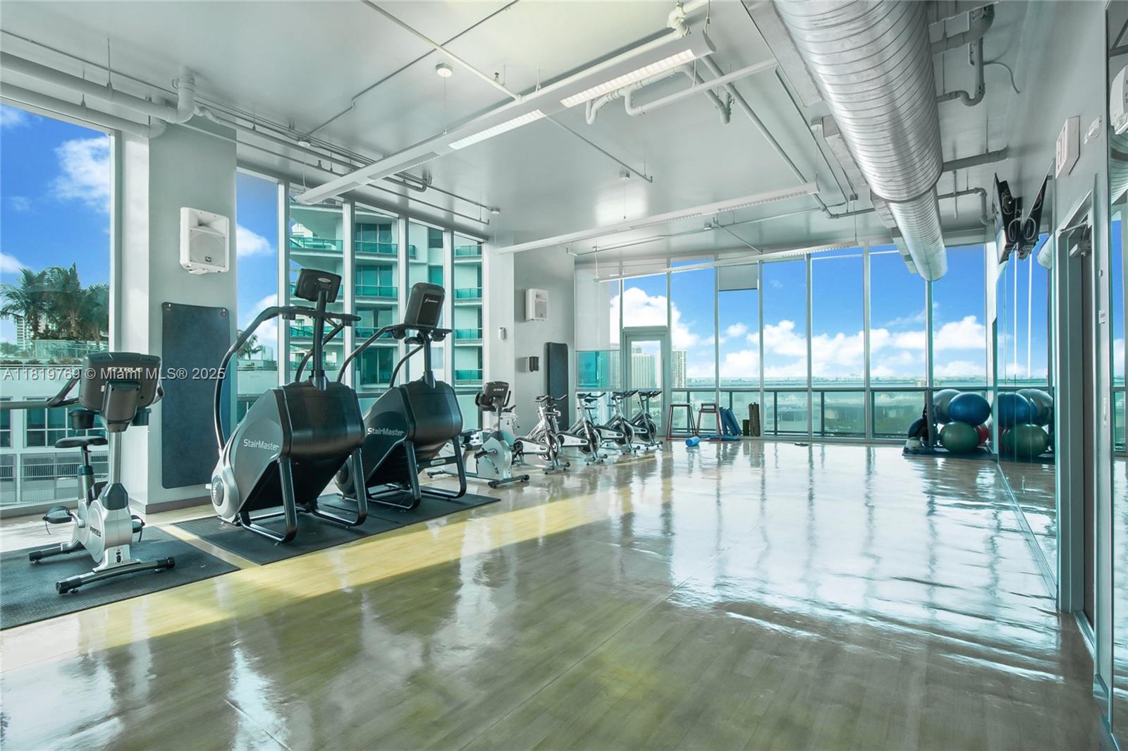 888 Biscayne Blvd #2909, Miami FL 33132