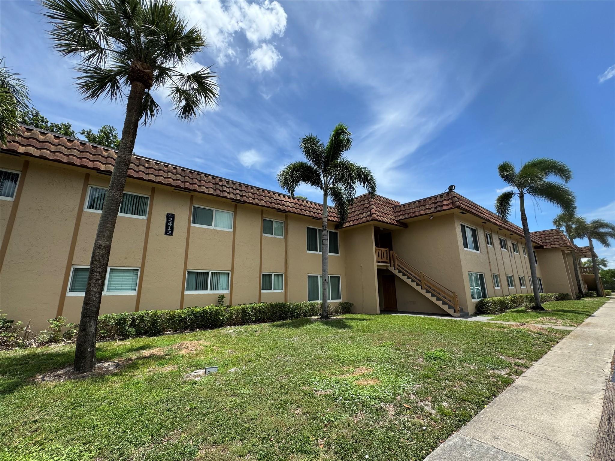 2412 39th Way Unit 101, Lauderdale Lakes, Florida 33311