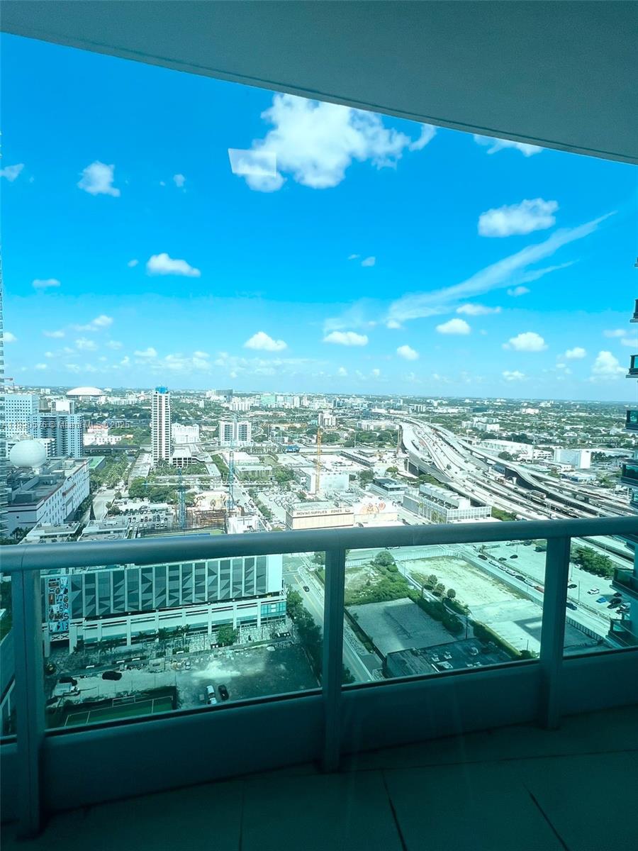 900 Biscayne Blvd #3309, Miami FL 33132