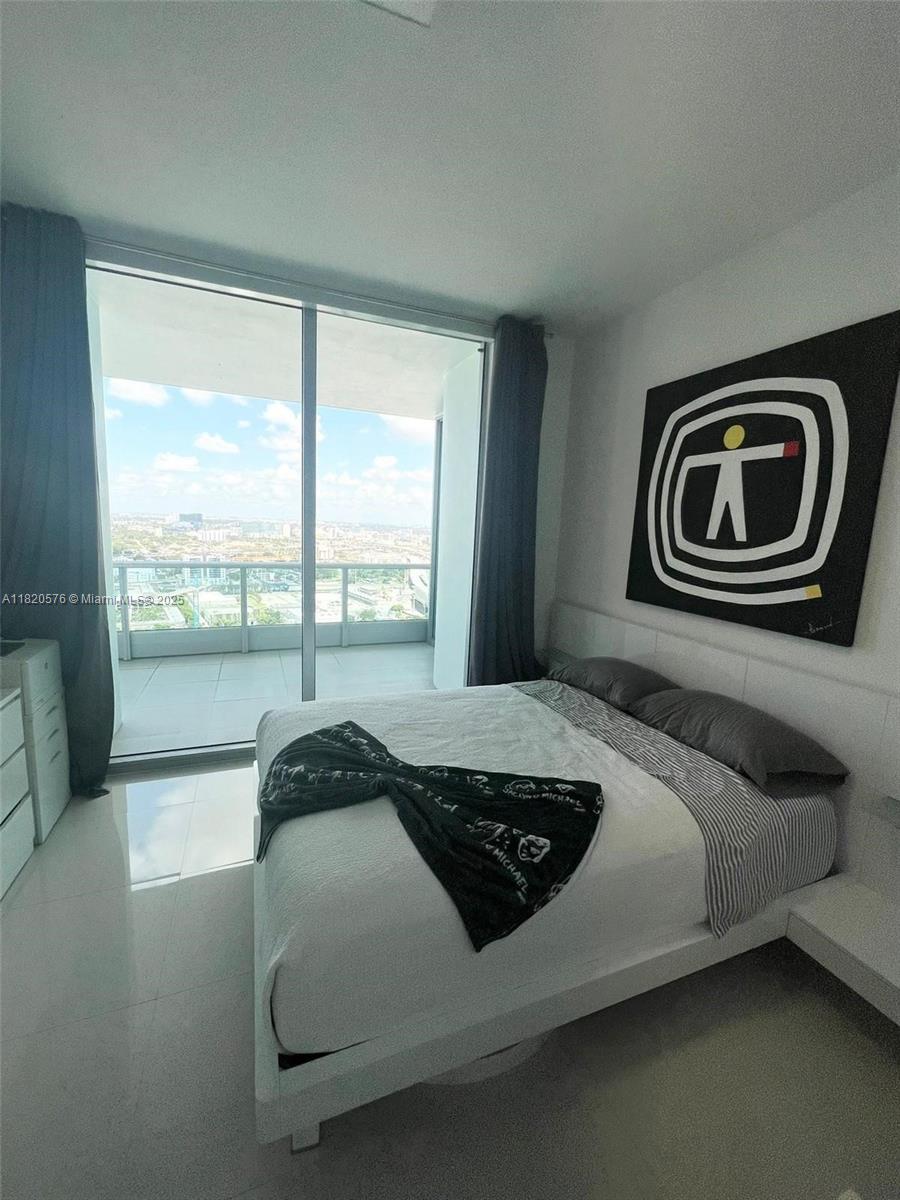 900 Biscayne Blvd #3309, Miami FL 33132