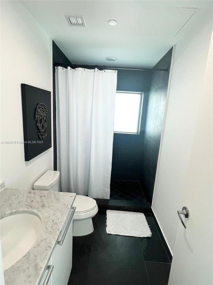 900 Biscayne Blvd #3309, Miami FL 33132