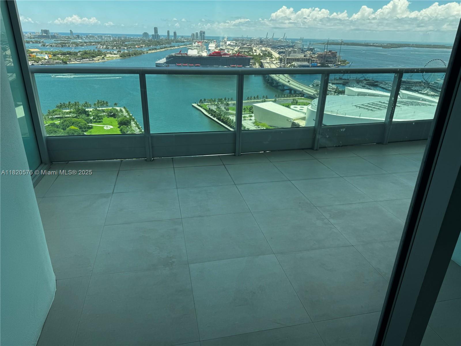 900 Biscayne Blvd #3309, Miami FL 33132