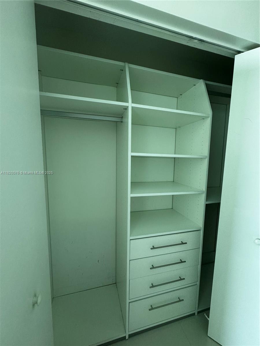 900 Biscayne Blvd #3309, Miami FL 33132