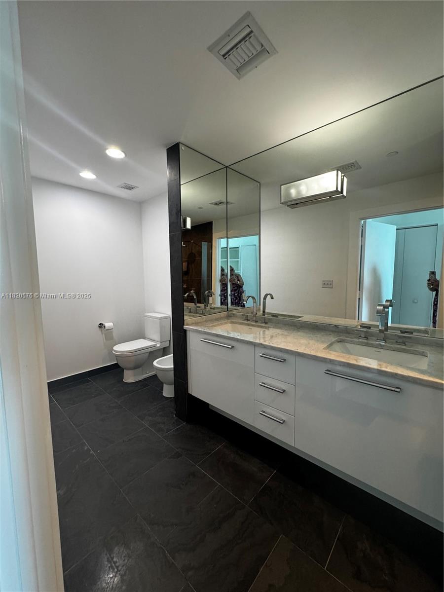 900 Biscayne Blvd #3309, Miami FL 33132