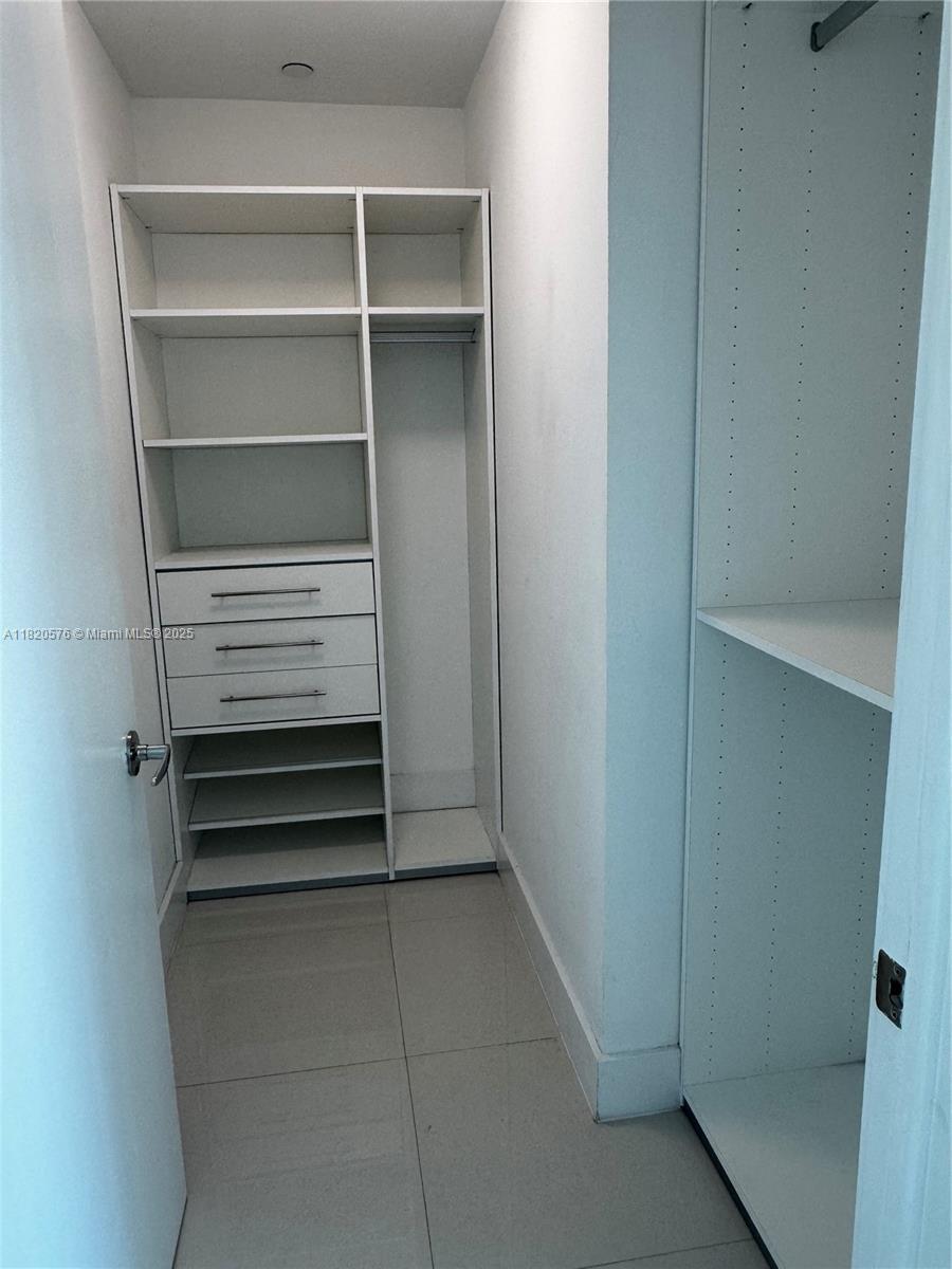 900 Biscayne Blvd #3309, Miami FL 33132