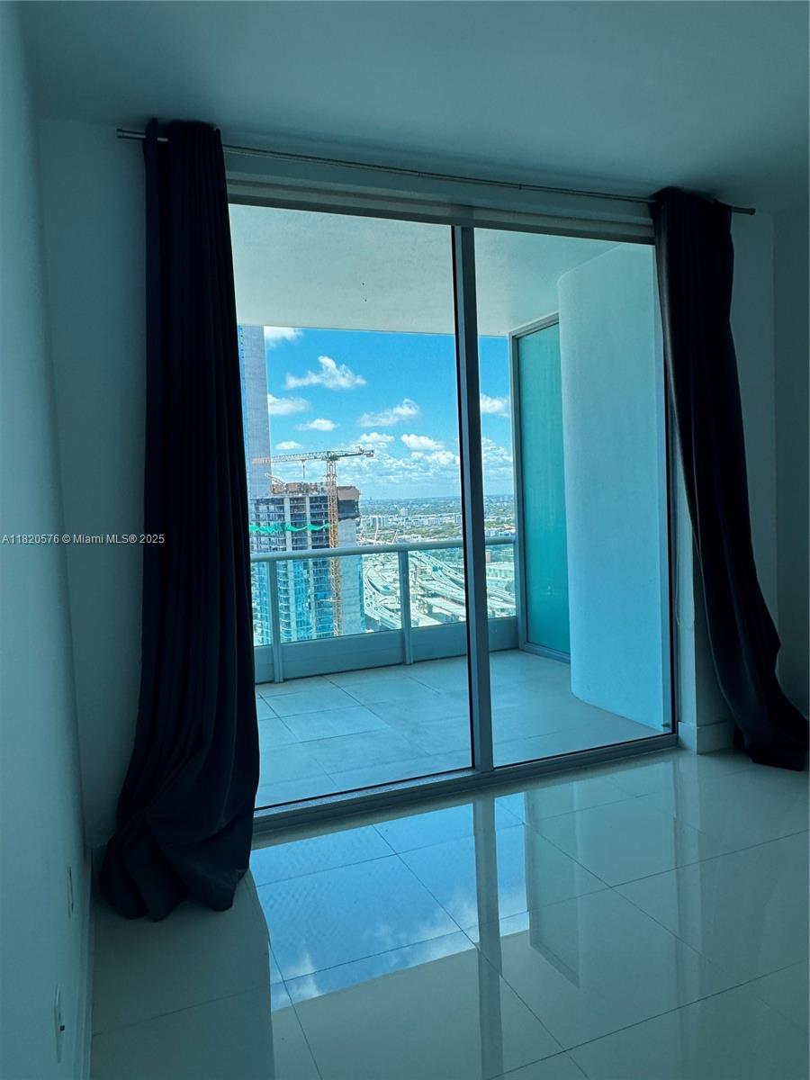 900 Biscayne Blvd #3309, Miami FL 33132