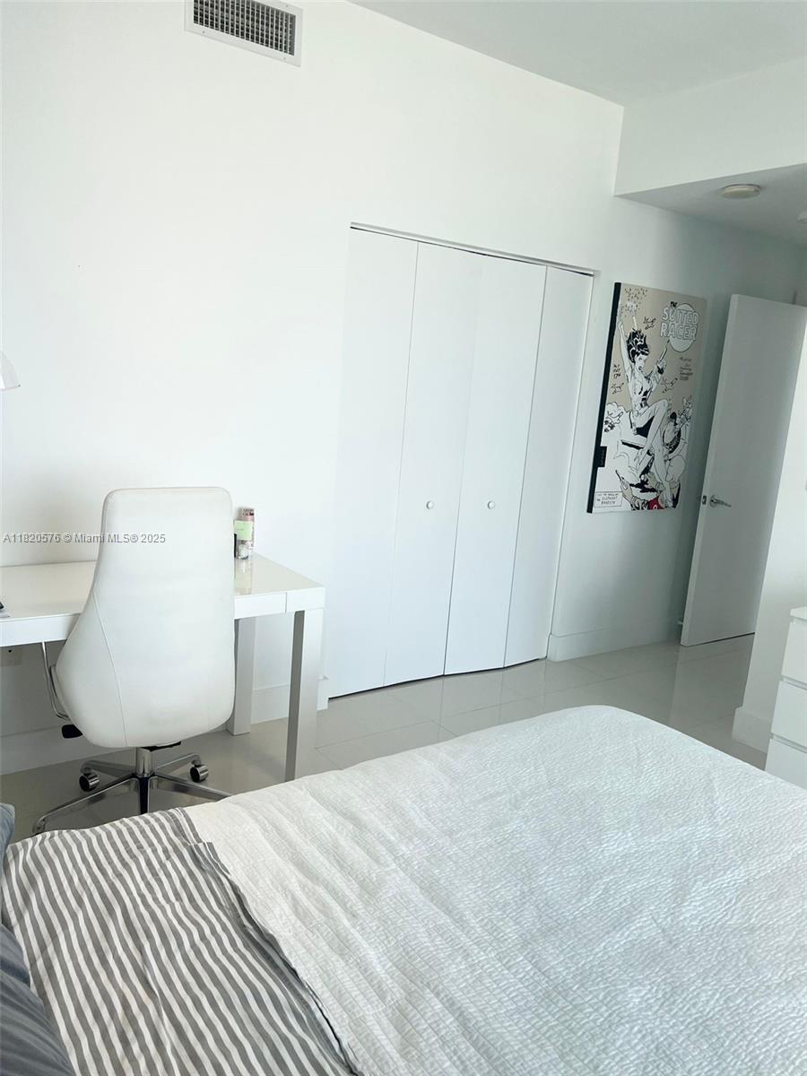 900 Biscayne Blvd #3309, Miami FL 33132