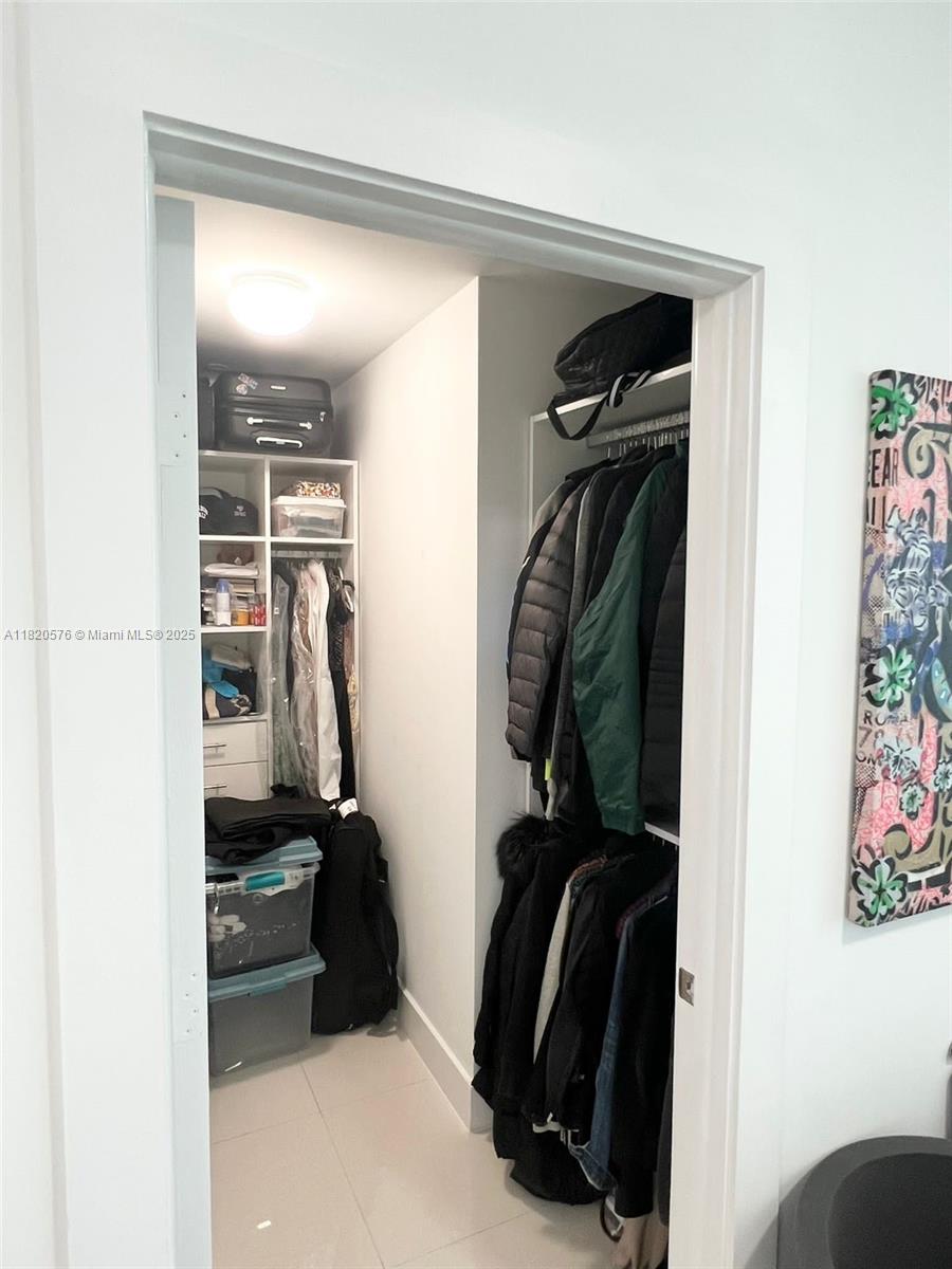 900 Biscayne Blvd #3309, Miami FL 33132