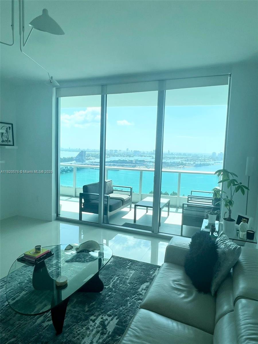 900 Biscayne Blvd #3309, Miami FL 33132