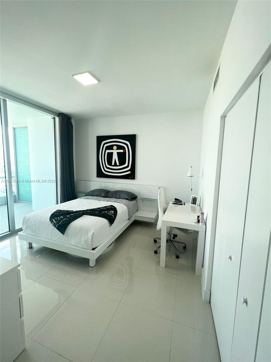900 Biscayne Blvd #3309, Miami FL 33132