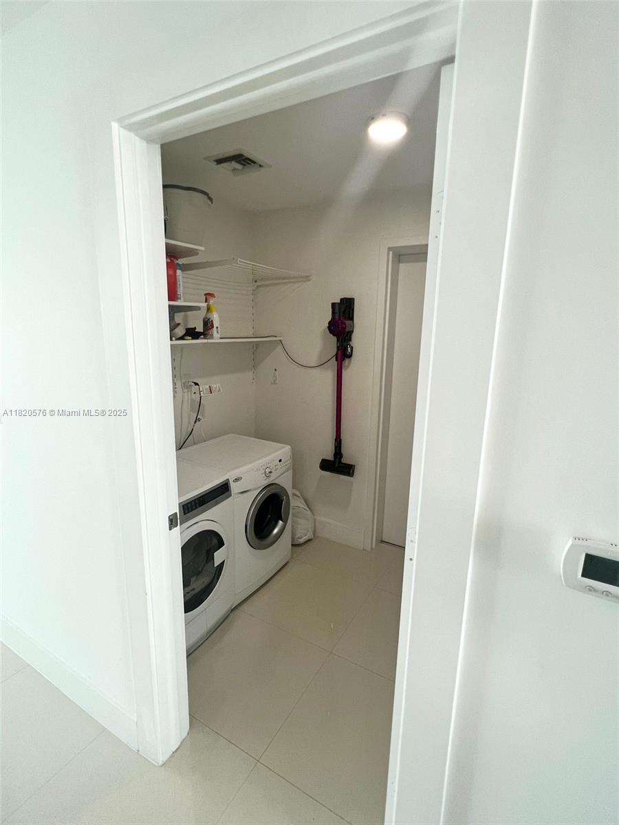 900 Biscayne Blvd #3309, Miami FL 33132