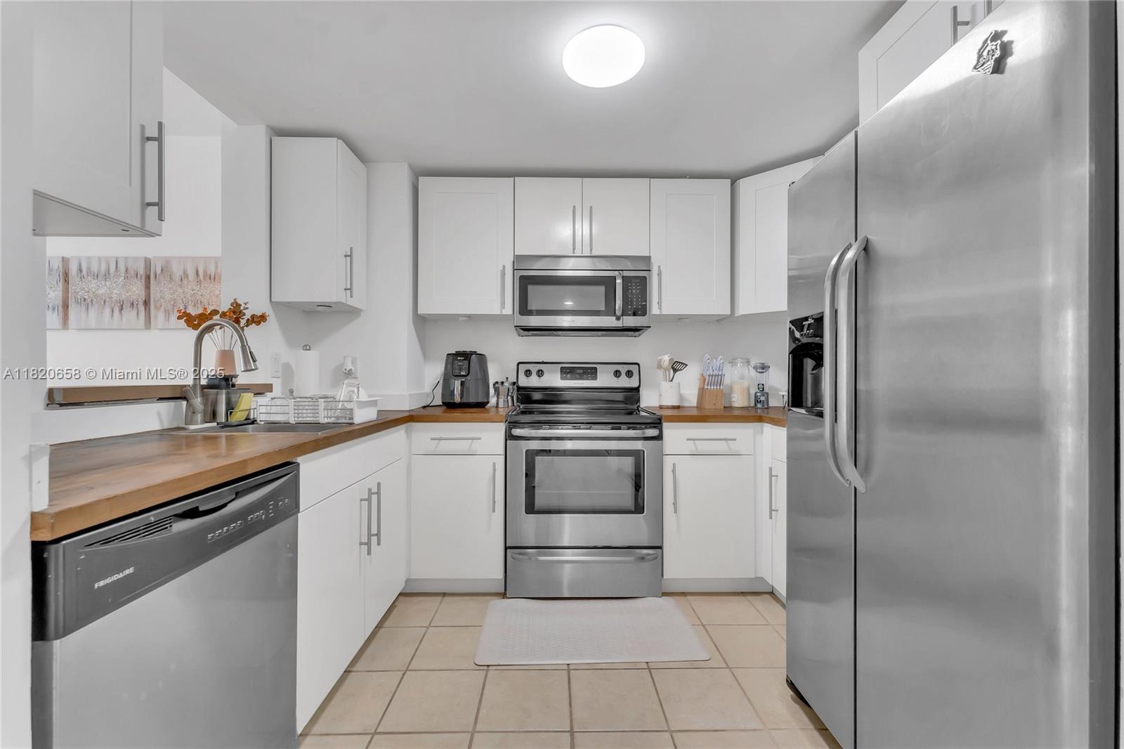 1250 S Miami Ave #2210, Miami FL 33130