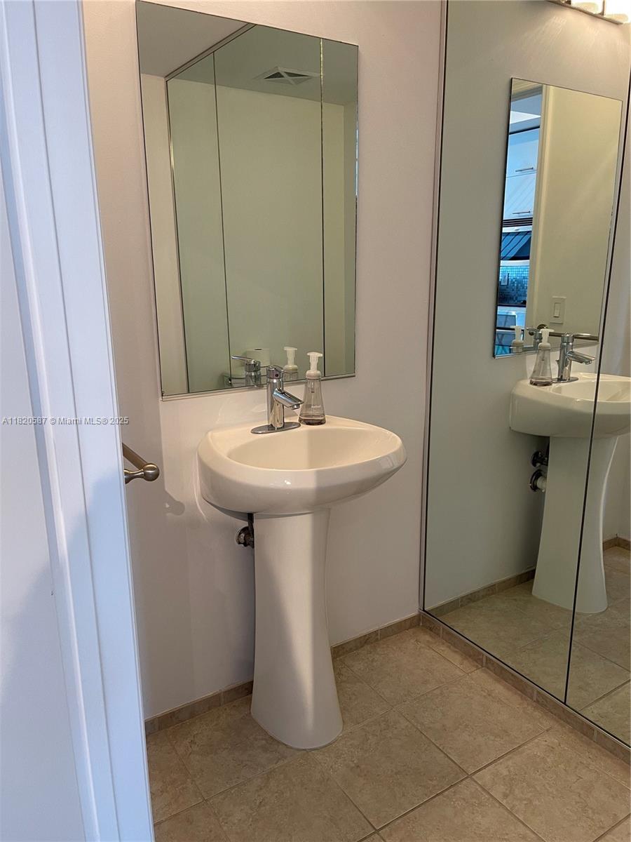 60 SW 13th St #2606, Miami FL 33130
