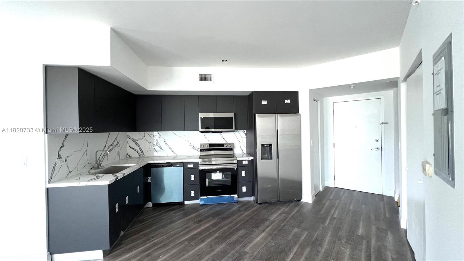 350 S Miami Ave #2401, Miami FL 33130