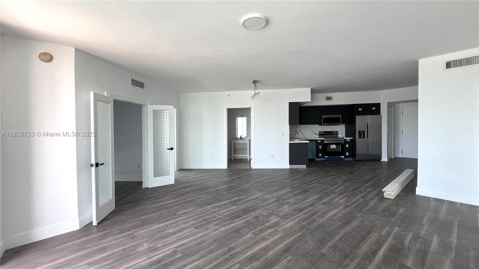 350 S Miami Ave #2401, Miami FL 33130