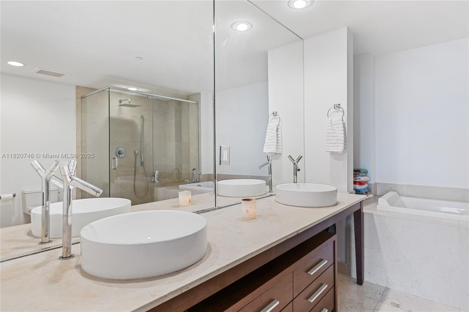 495 Brickell Ave #905, Miami FL 33131